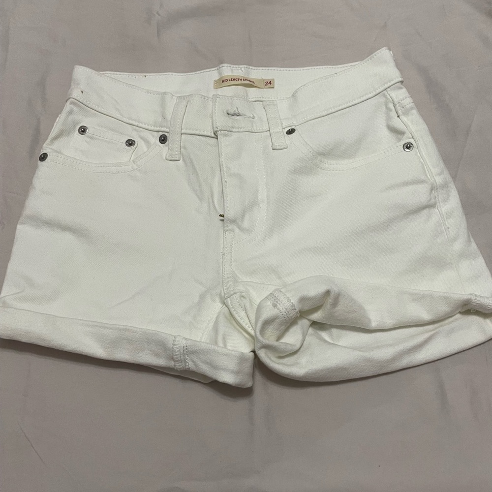 LEVI MID LENGTH SHORTS, SIZE 24